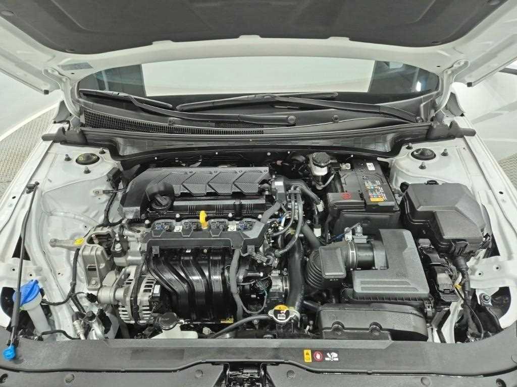 HYUNDAI Avante - Vista 5