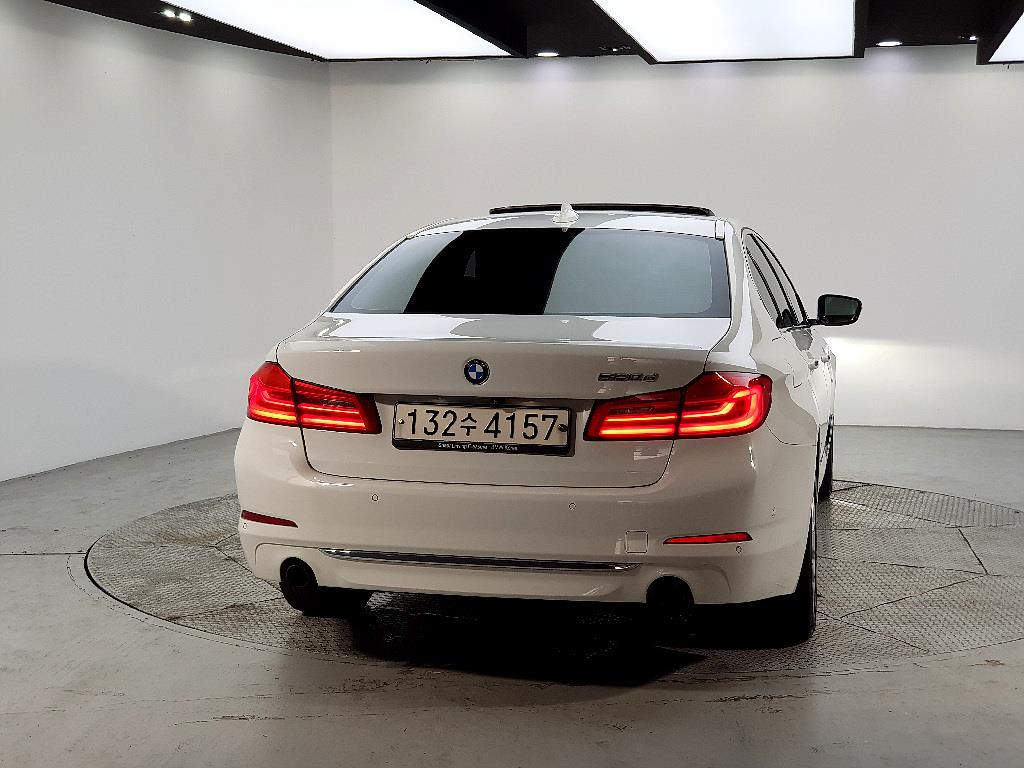 BMW 5 Series - Vista 3