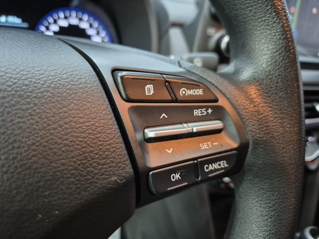 HYUNDAI Kona - Vista 8