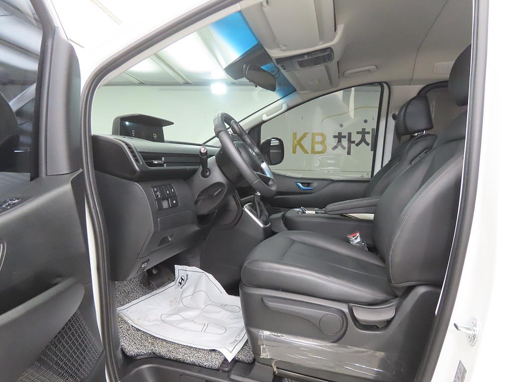 HYUNDAI Staria - Vista 5