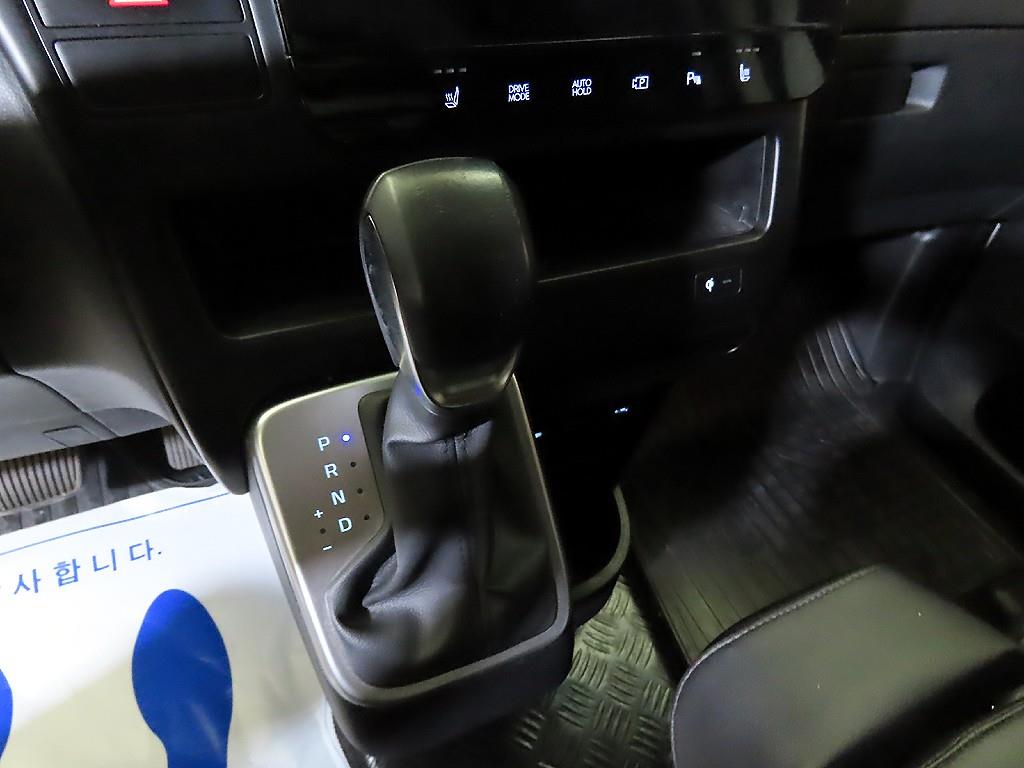 HYUNDAI Staria - Vista 12