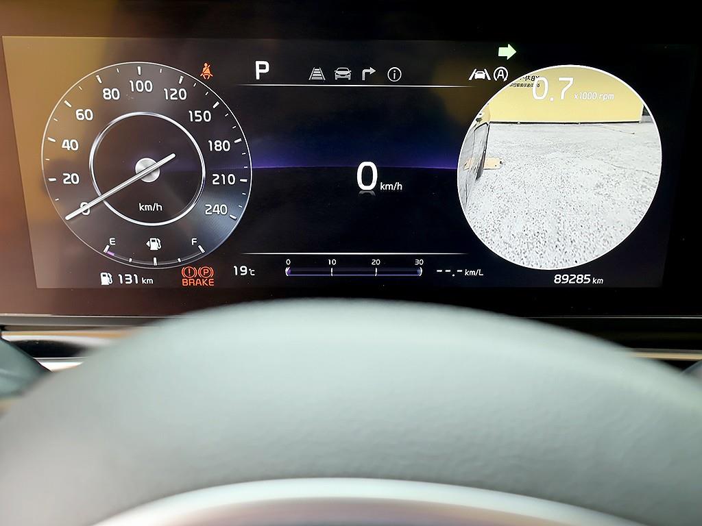 KIA Carnival - Vista 11