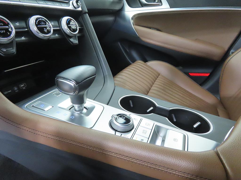 Genesis G70 - Vista 11