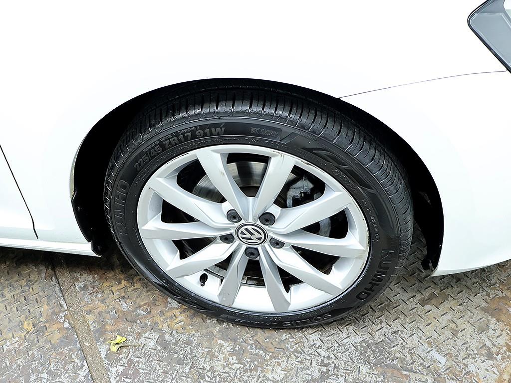 Volkswagen Golf 2016 Blanco - Importación desde Corea - HF Imports Iquique - Foto 8
