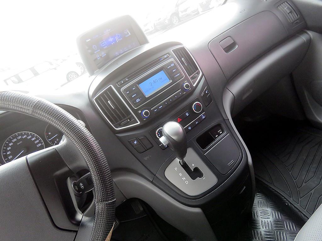 HYUNDAI Starex - Vista 11