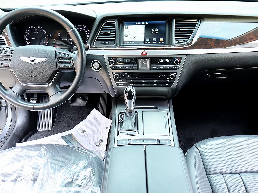 HYUNDAI Genesis - Vista 9
