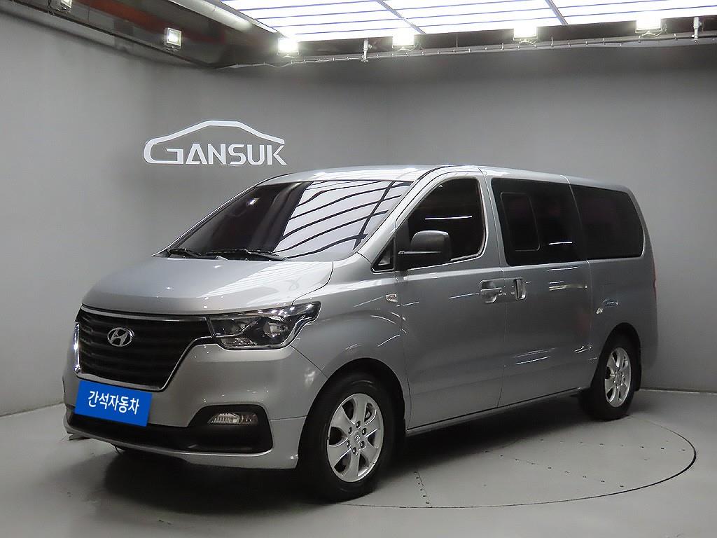 HYUNDAI Starex - Vista 3