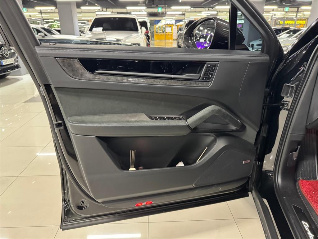 Porsche Cayenne 2025 Negro - Importación desde Corea - HF Imports Iquique - Foto 13