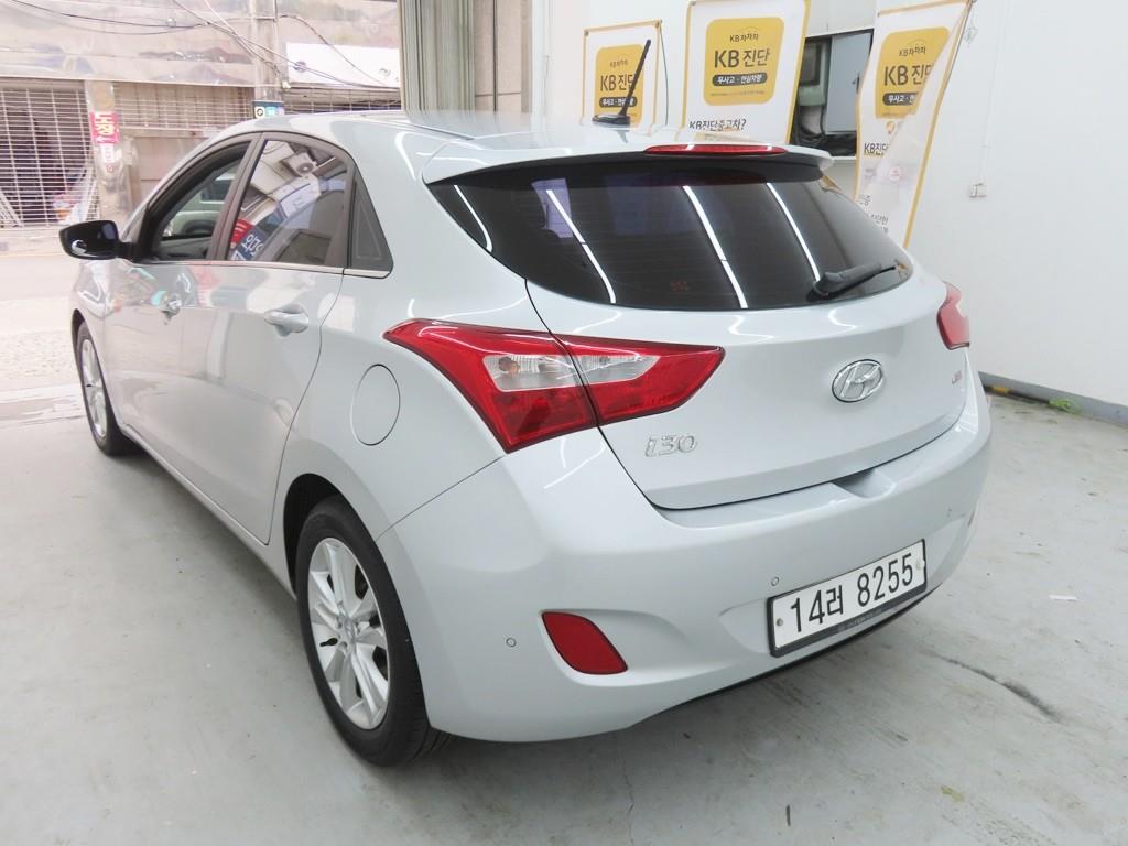 HYUNDAI i30 - Vista 4