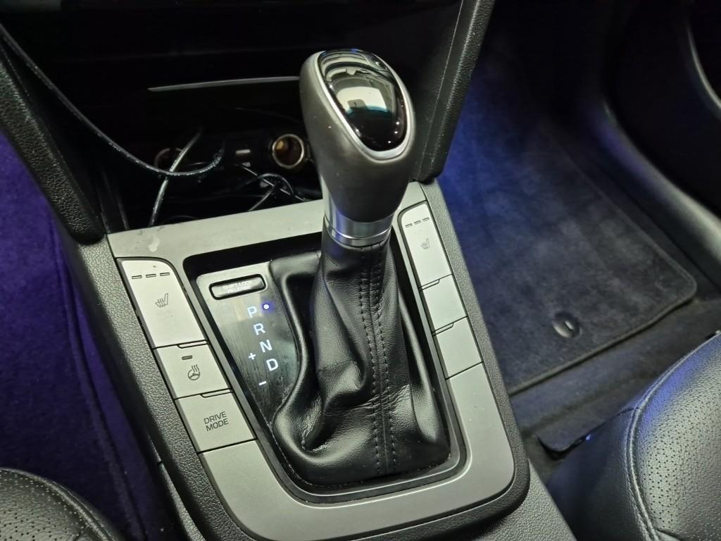 HYUNDAI Avante - Vista 8