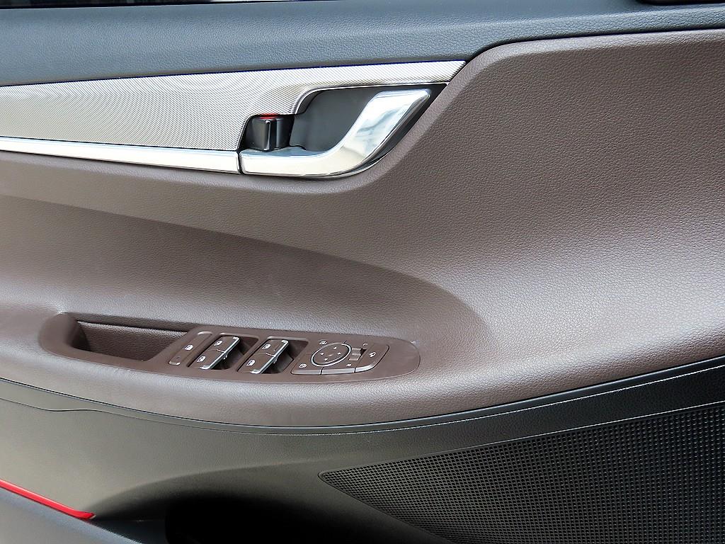 HYUNDAI Grandeur - Vista 11