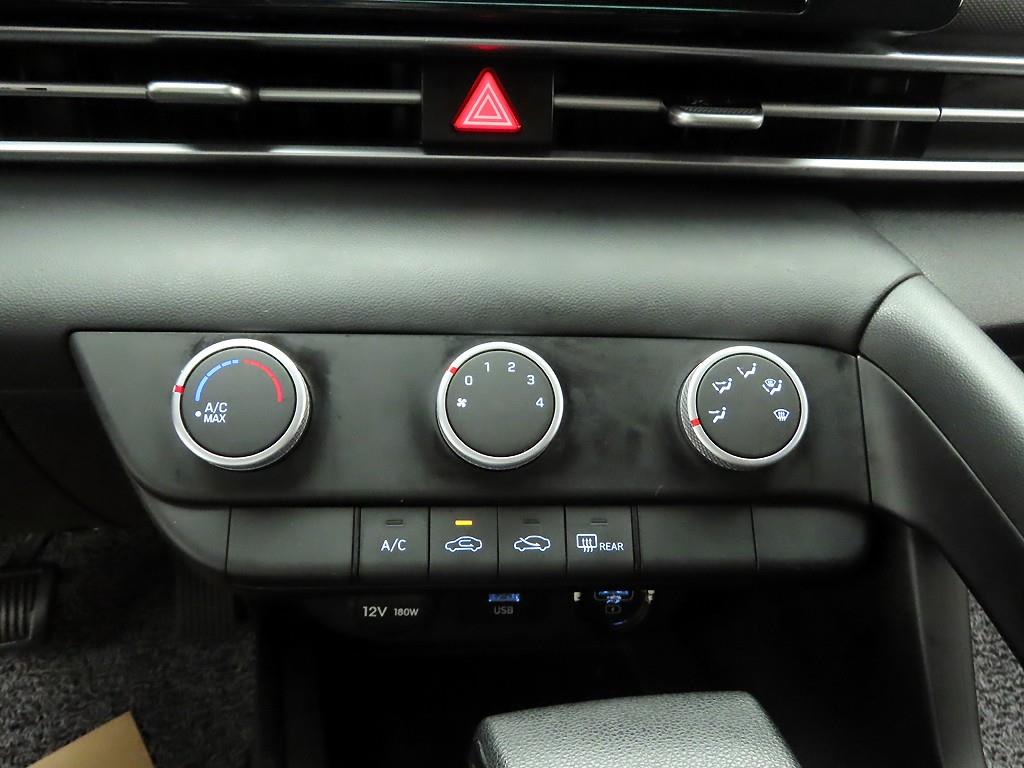 HYUNDAI Avante - Vista 9