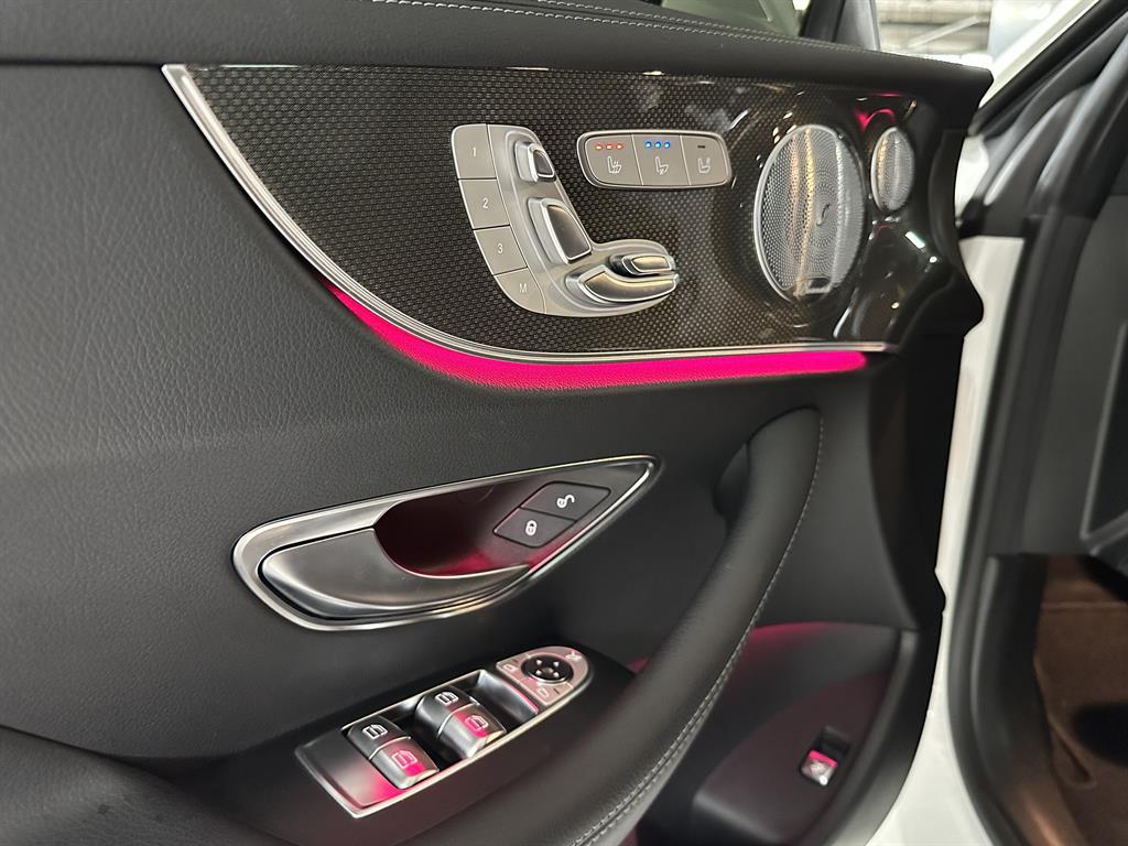 Mercedes Benz E class - Vista 10