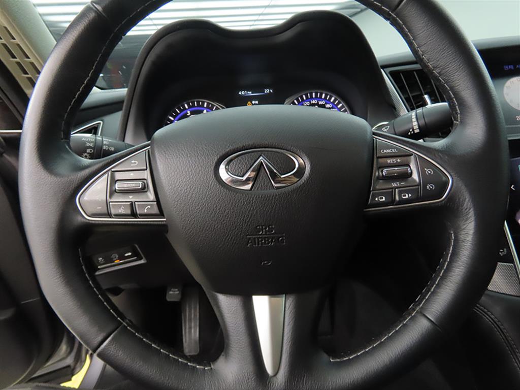 Infiniti Q - Vista 8