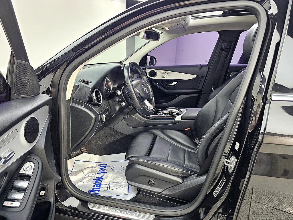 Mercedes Benz GLC Class - Vista 8