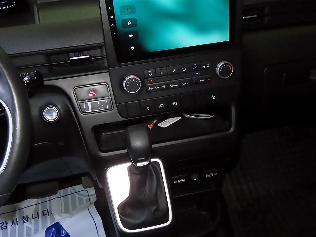 HYUNDAI Staria - Vista 11