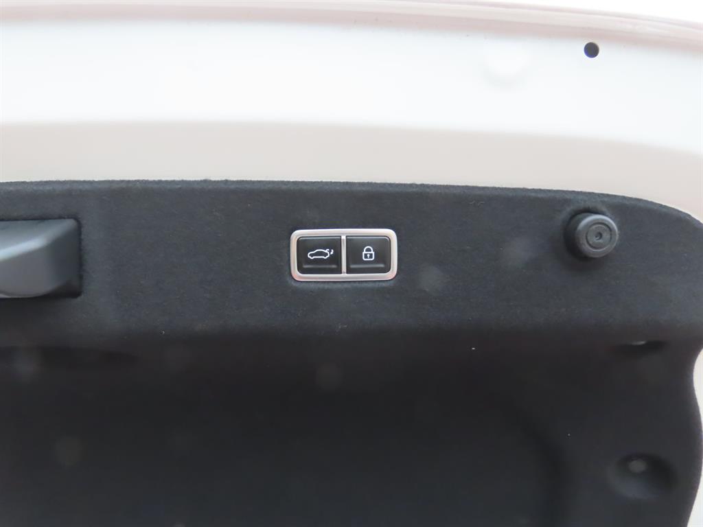 HYUNDAI Ioniq 6 - Vista 9