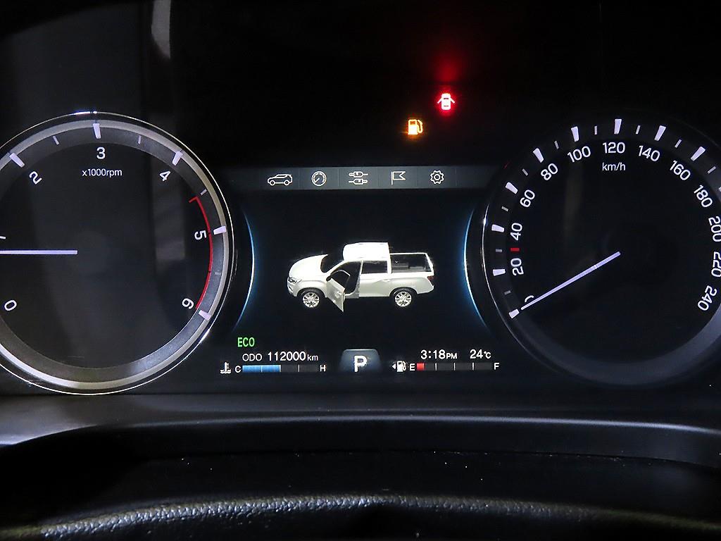 Ssangyong Rexton - Vista 9