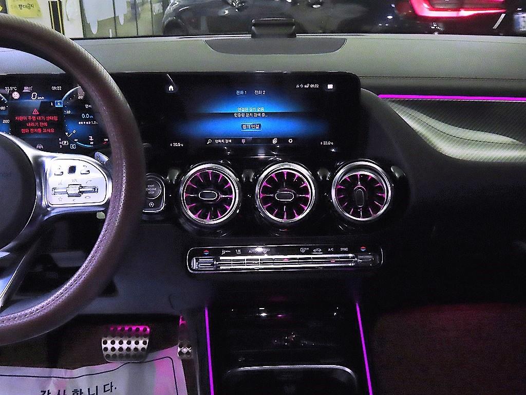 Mercedes Benz GLA Class - Vista 11