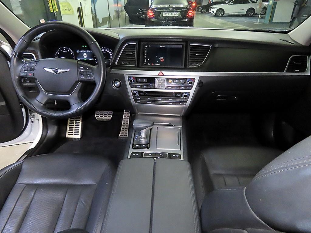 Genesis G80 - Vista 10