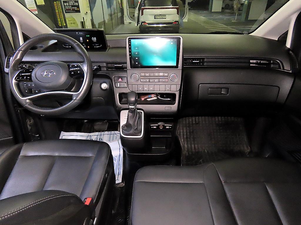 HYUNDAI Staria - Vista 10
