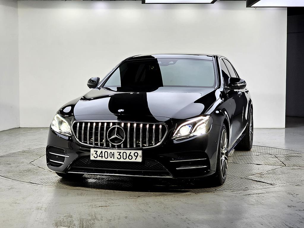 Mercedes Benz E class - Vista 2