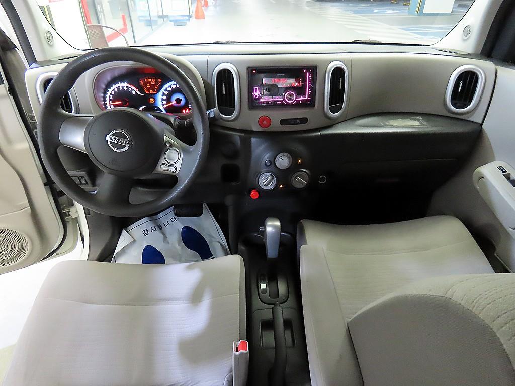 Nissan Cube - Vista 10