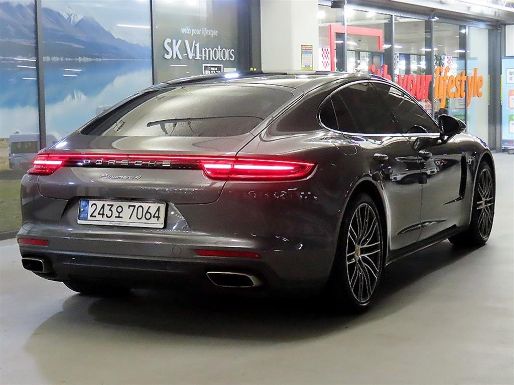 Porsche Panamera - Vista 4