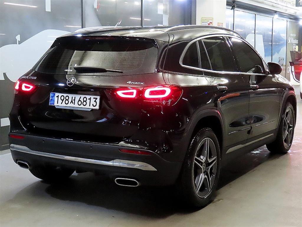 Mercedes Benz GLA Class - Vista 4