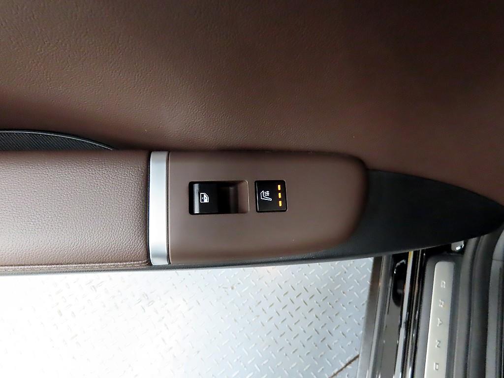 HYUNDAI Grandeur - Vista 12