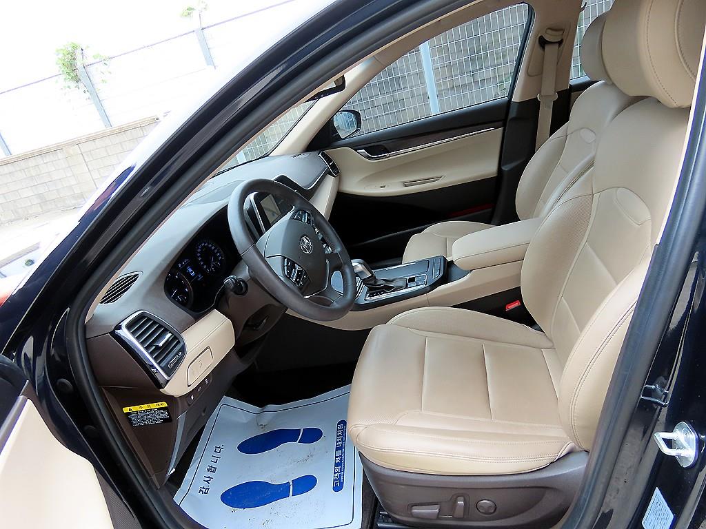 HYUNDAI Grandeur - Vista 5