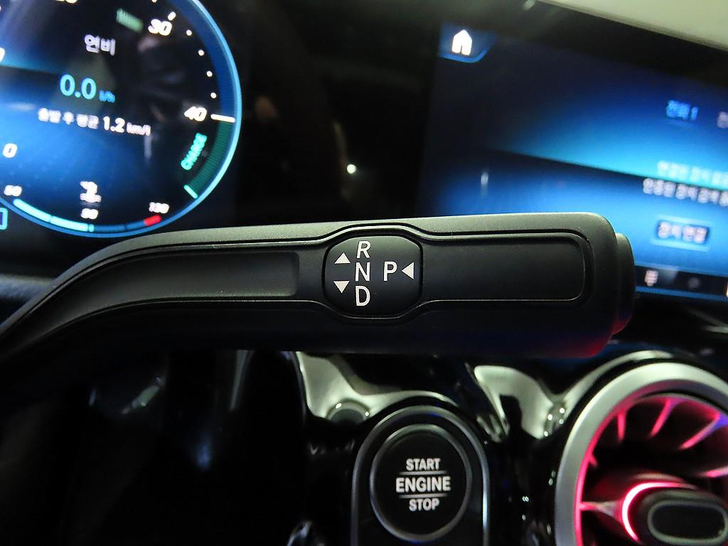 Mercedes Benz GLA Class - Vista 12