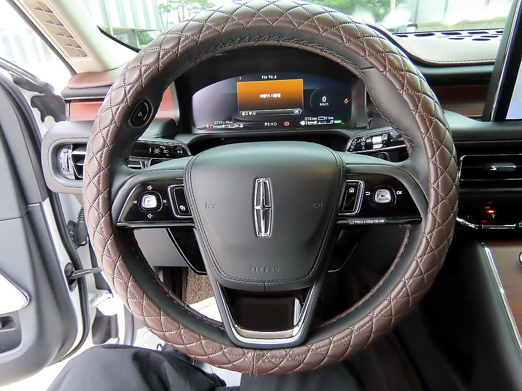 Lincoln Aviator - Vista 8