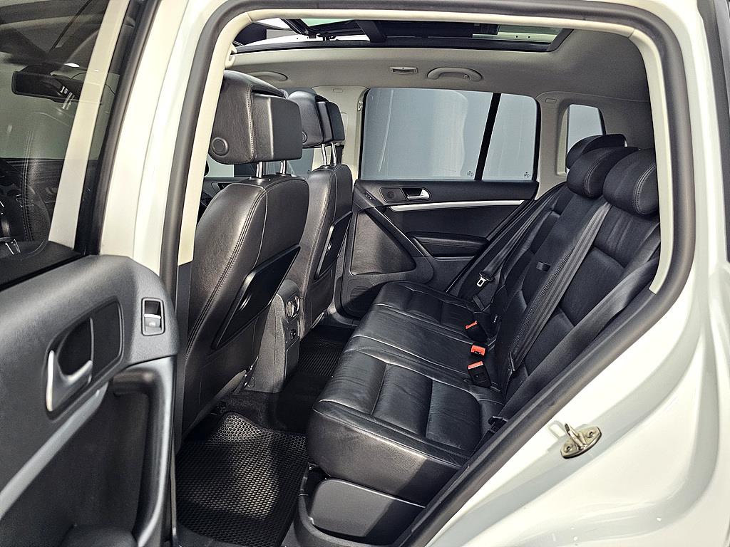 Volkswagen Tiguan - Vista 9