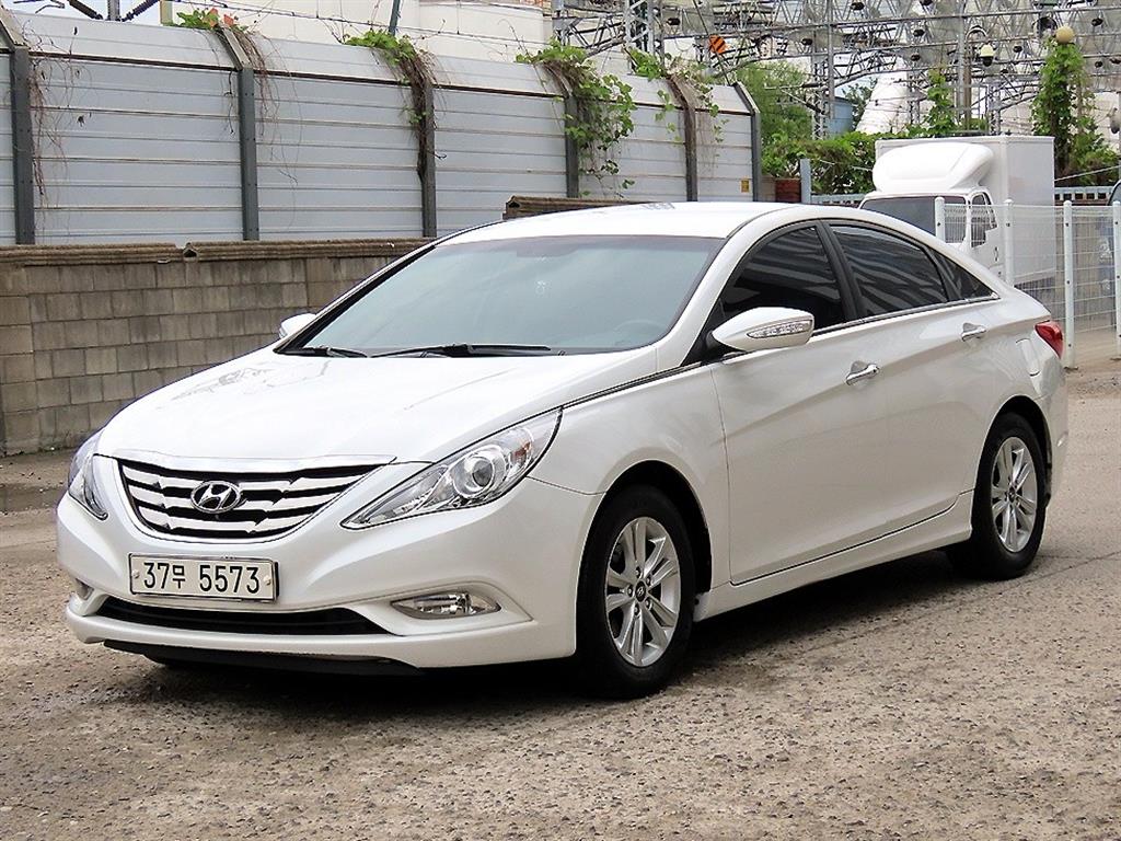 HYUNDAI Sonata - Vista 2