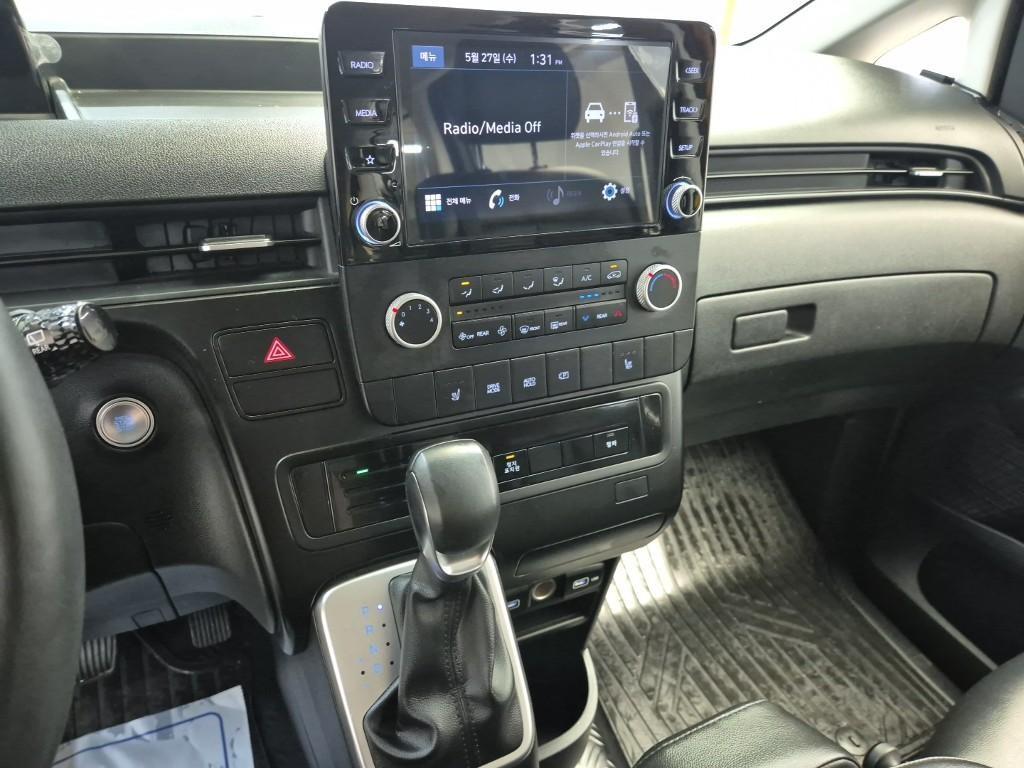 HYUNDAI Staria - Vista 10