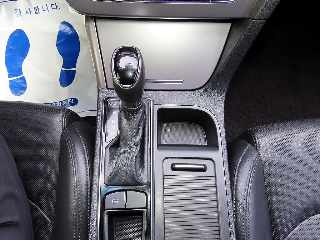 HYUNDAI Sonata - Vista 10
