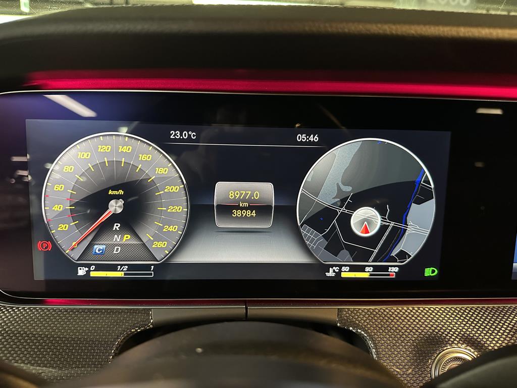 Mercedes Benz E class - Vista 12