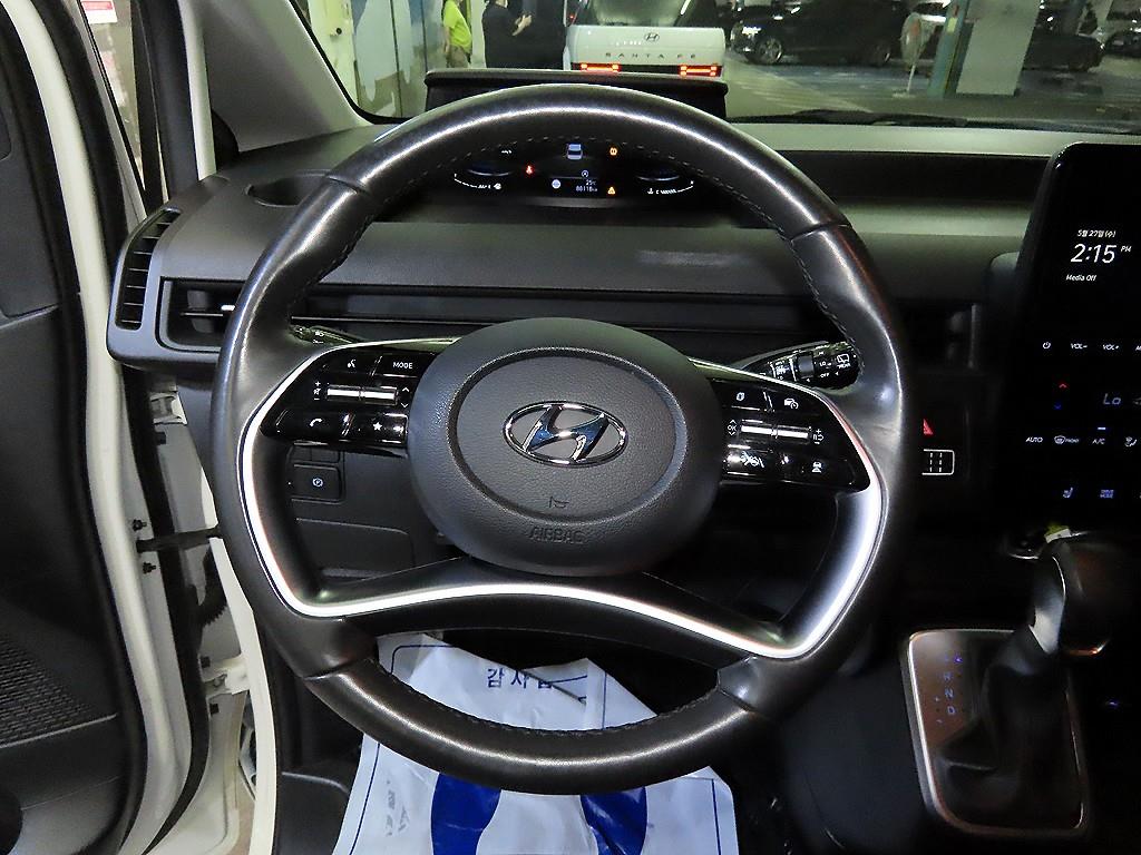HYUNDAI Staria - Vista 8