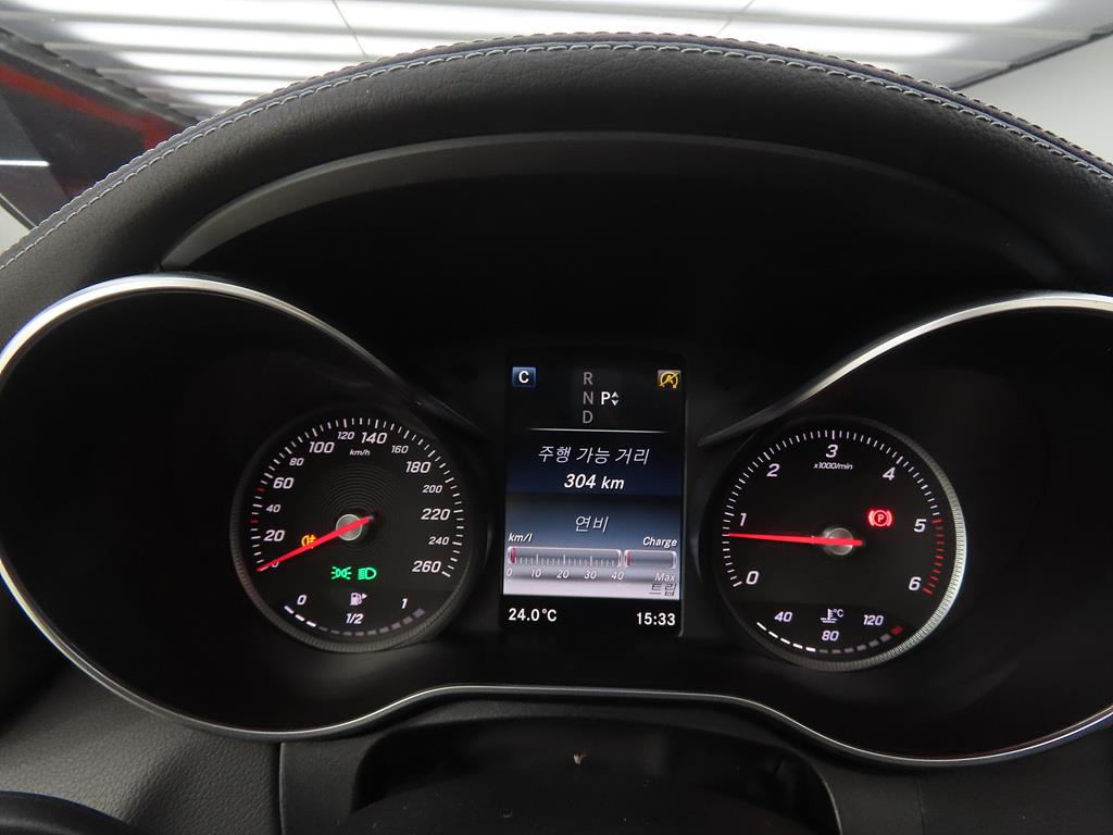 Mercedes Benz C Class - Vista 9