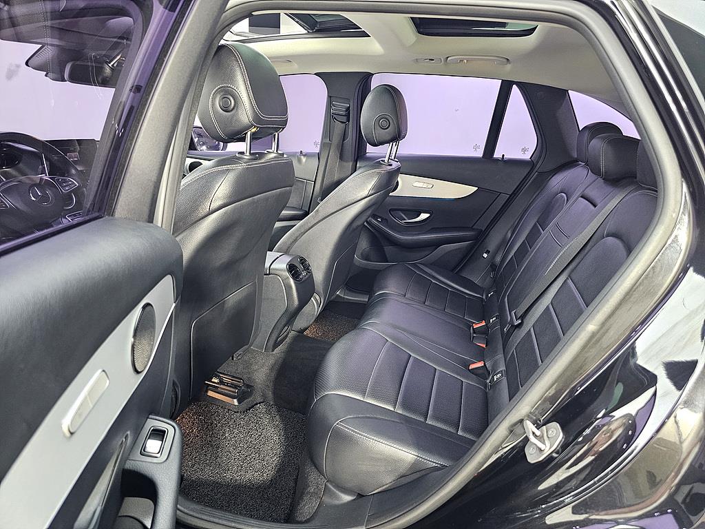 Mercedes Benz GLC Class - Vista 9