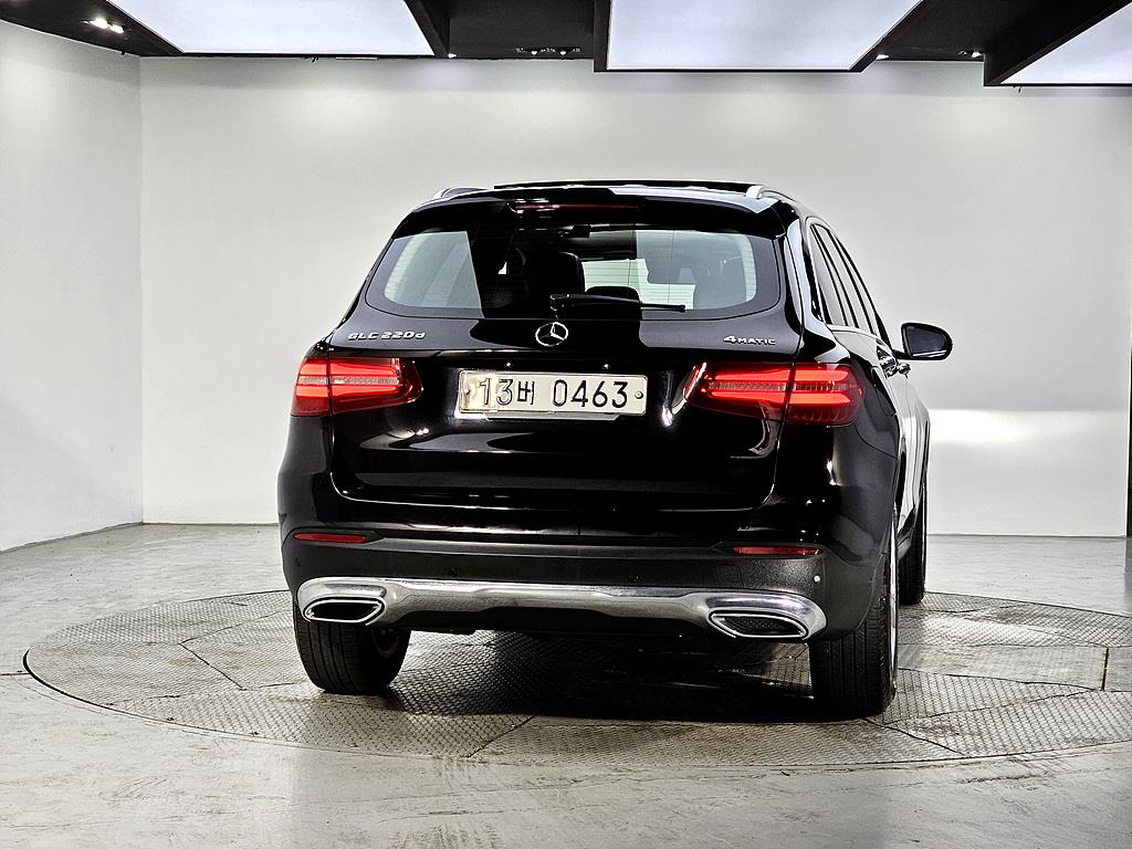 Mercedes Benz GLC Class - Vista 3