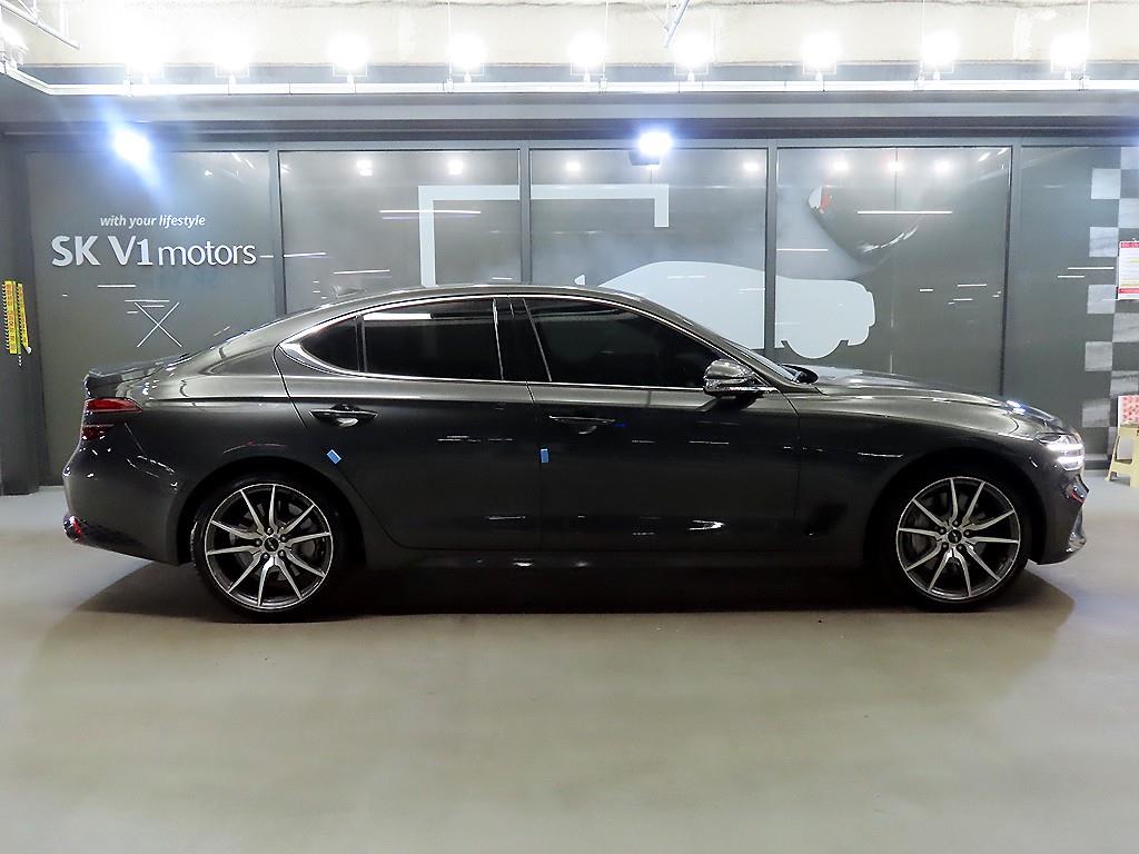 Genesis G70 - Vista 3