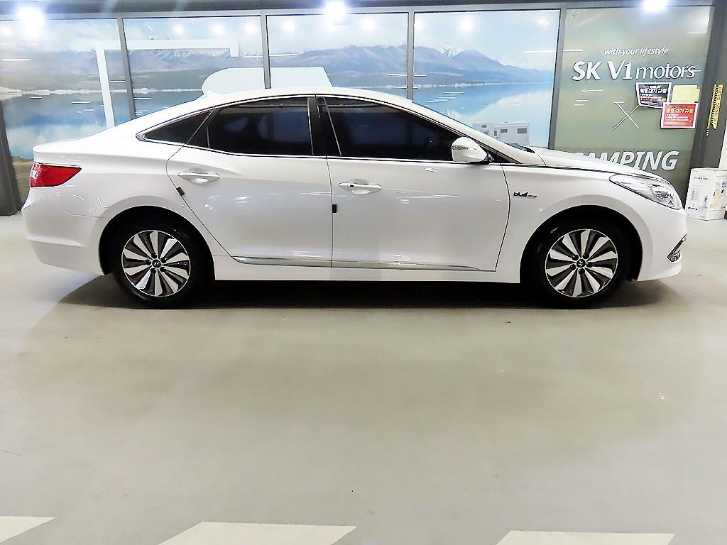 HYUNDAI Grandeur - Vista 3