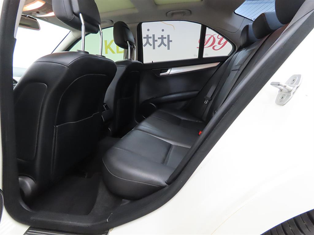 Mercedes Benz C Class - Vista 6