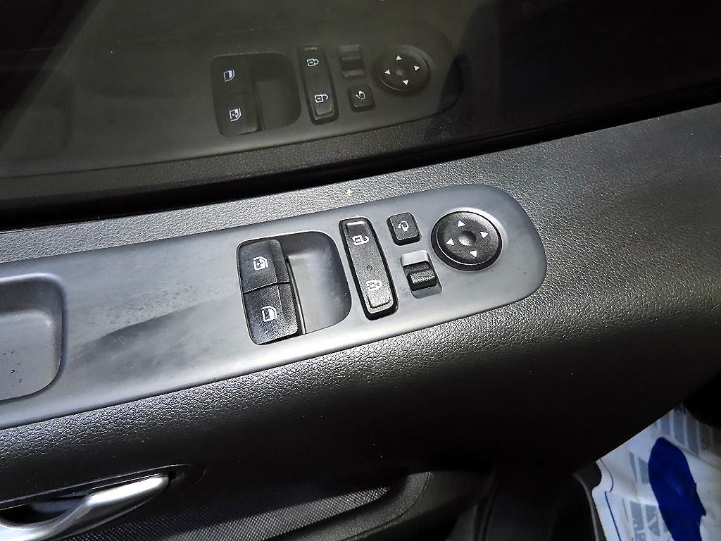 HYUNDAI Staria - Vista 12