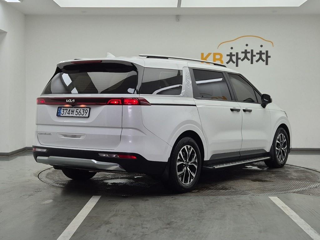 KIA Carnival - Vista 4
