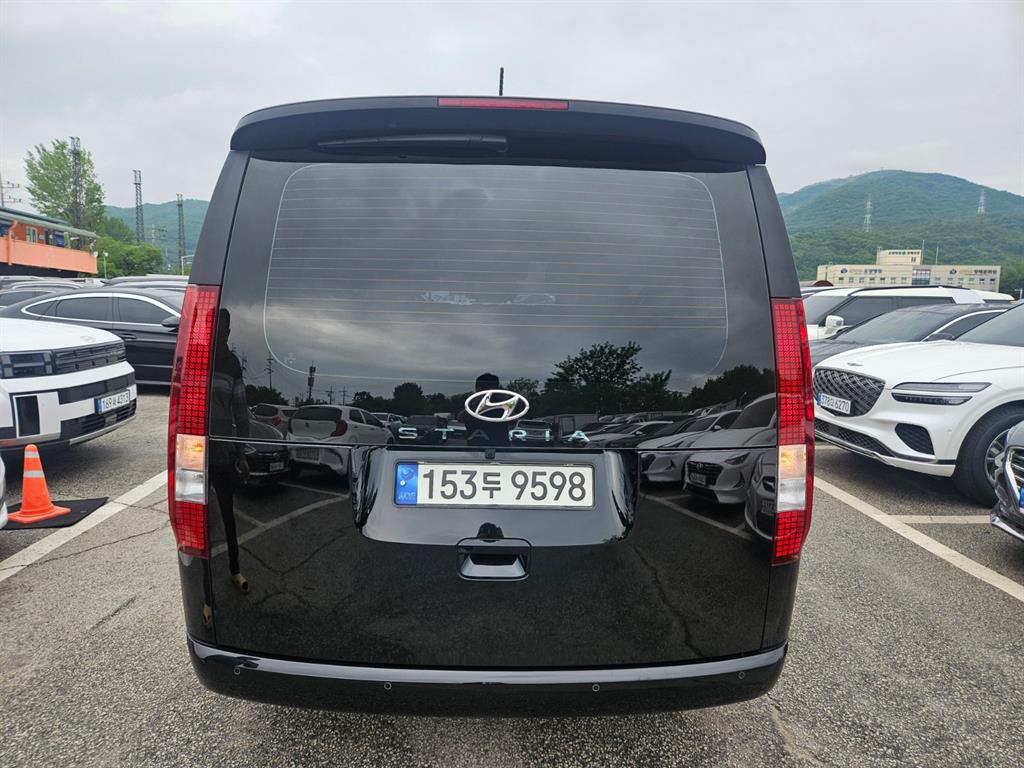HYUNDAI Staria - Vista 4