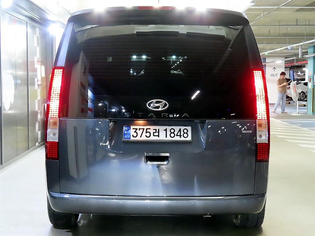 HYUNDAI Staria - Vista 5