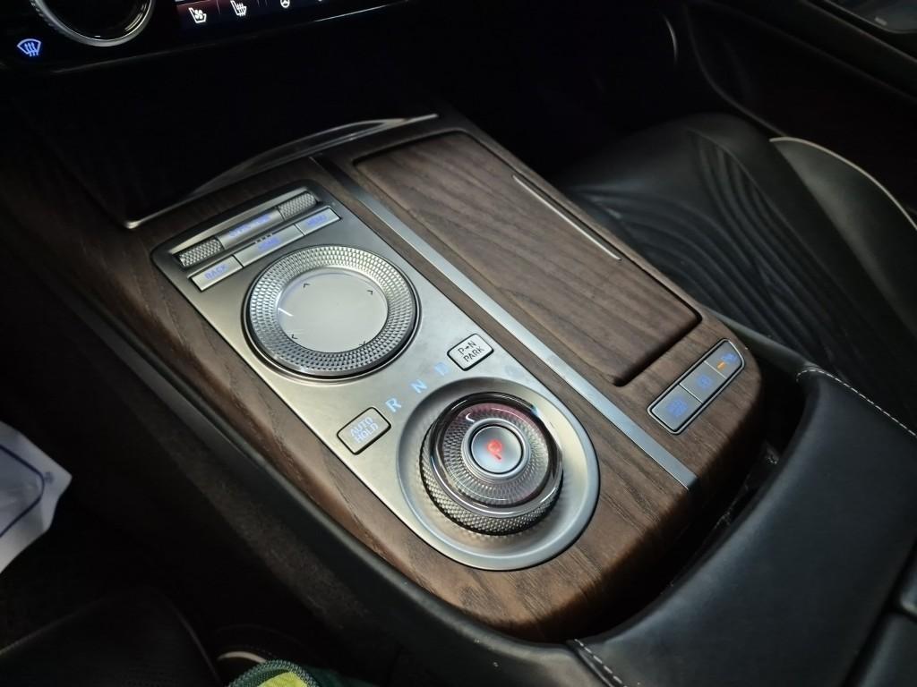 Genesis G80 - Vista 8